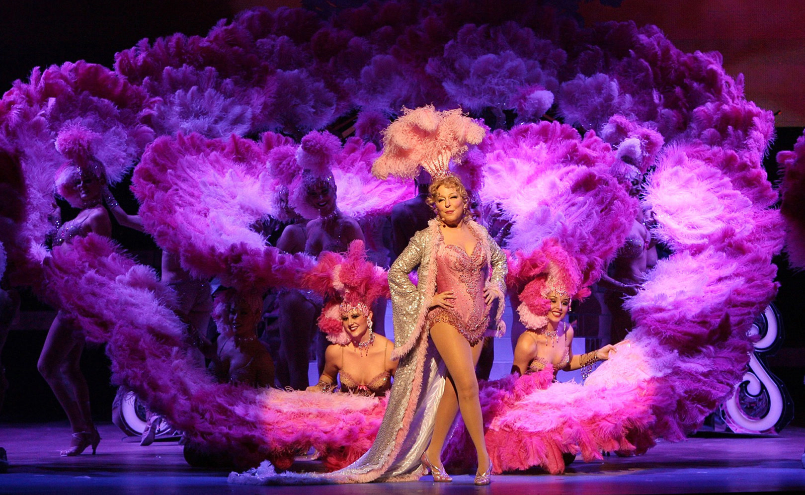 Бетт Мидлер: Шоу должно продолжаться