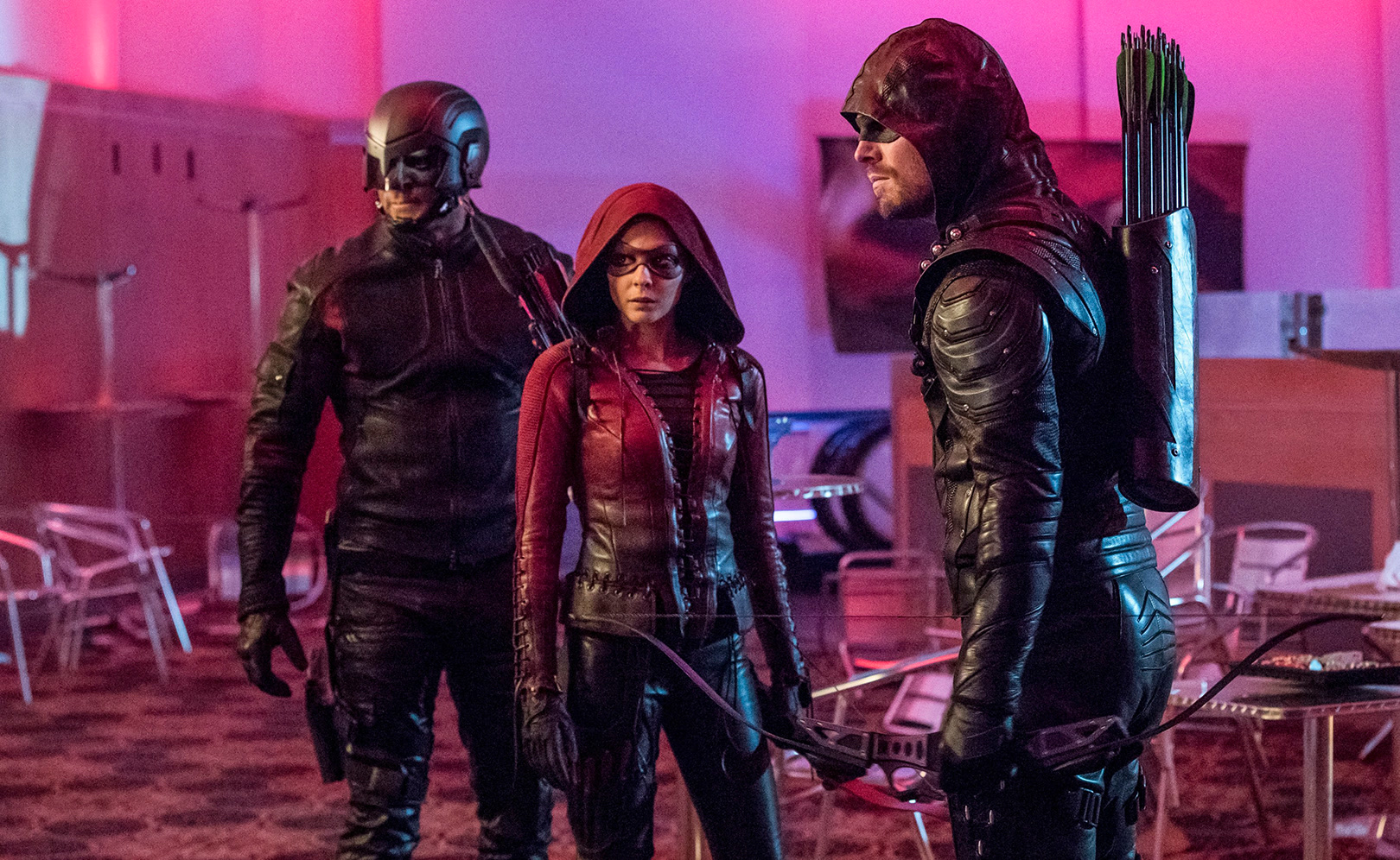 стрела двойник. стивен амелл стрела 4 сезон. стрела двойник. стрела оливер куин костюм. малик стрела сериал.