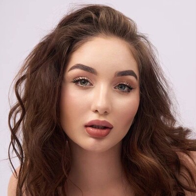 Амина Алиханова