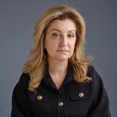 Нелли Яралова