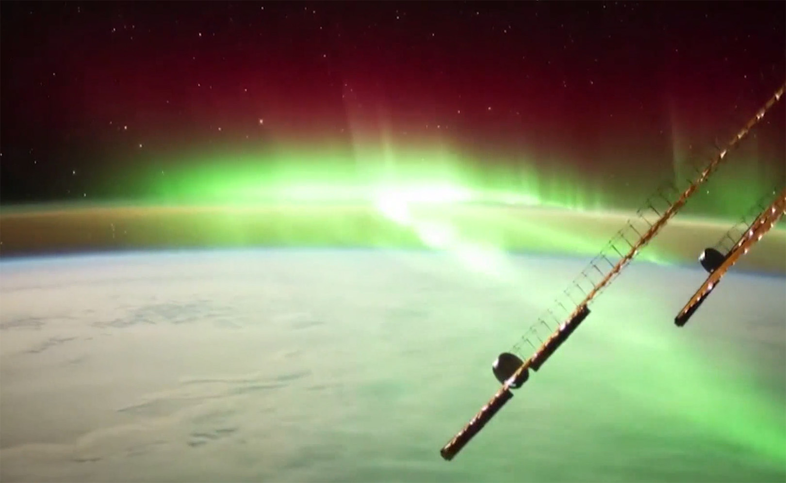 Год на орбите