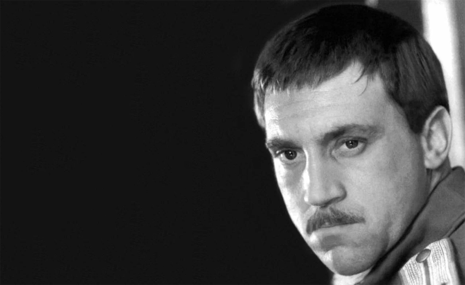 Служили два товарища