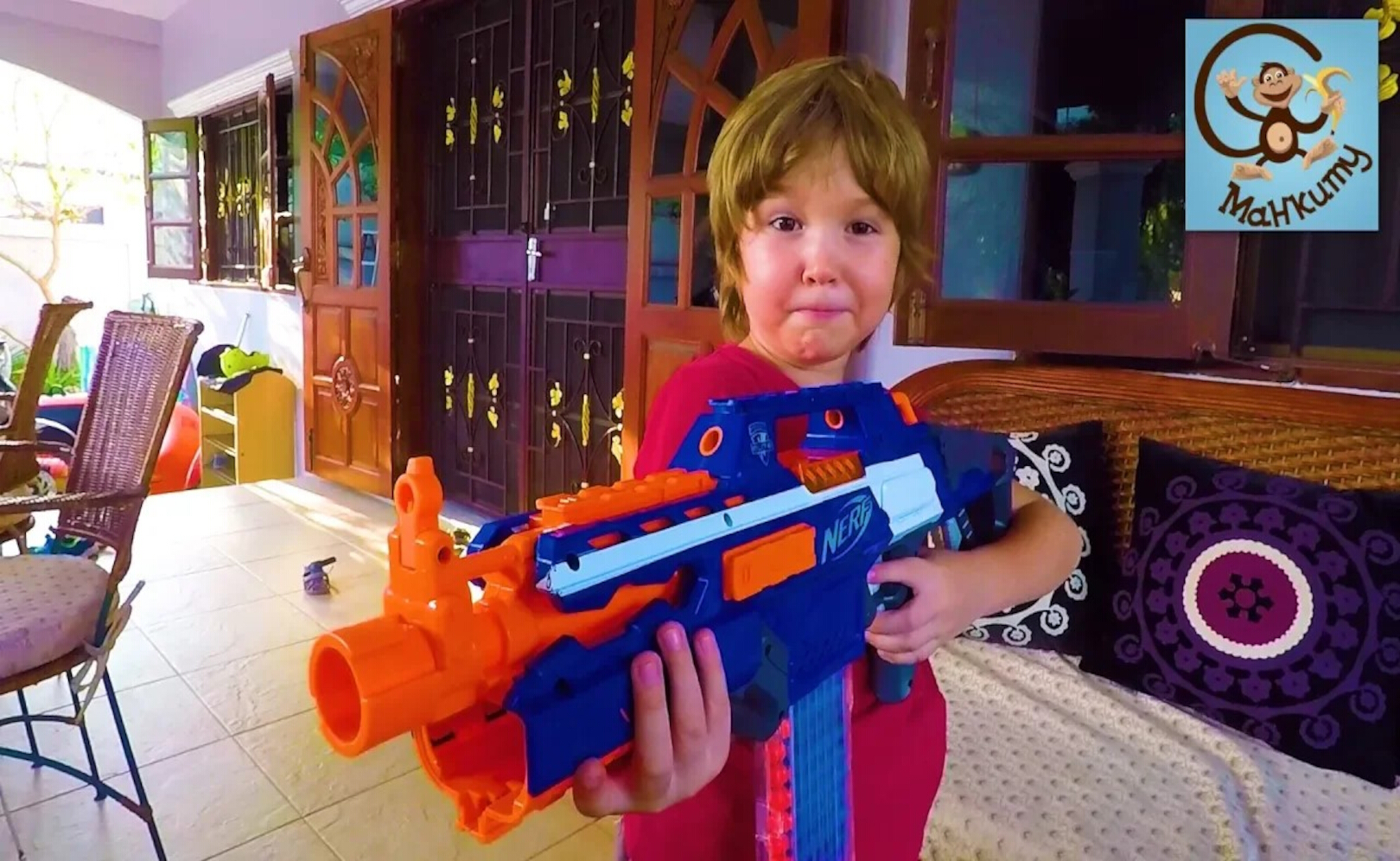 Манкиту Распаковка игрушек NERF из Покупаю все к чему прикасаюсь