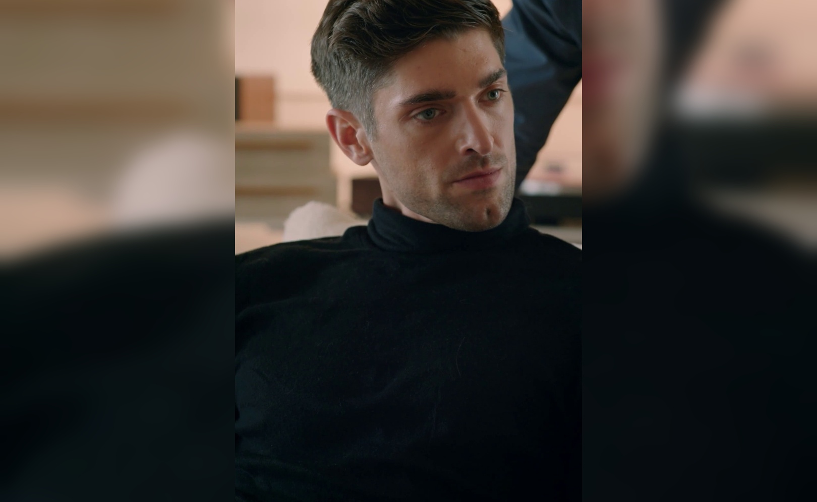 Миллиардер купил меня. Сезон 1. Серия 41