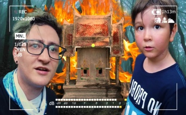 Дети и Машина. Диана и Даня строят платину для машинок игрушек. Манкиту