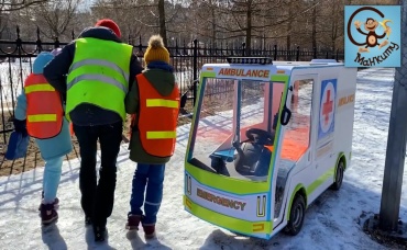 Дети и Машина. Диана пробует ездить на разных машинах в игре BeamNG Drive. Манкиту