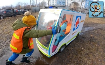 Мультик про машинки. Истории про красный и синий трактор. МанкиМульт