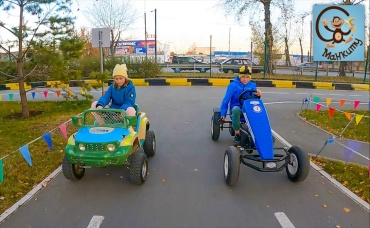Дети и Машина. Диана едет на Машине по длинному мосту. BeamNG Drive