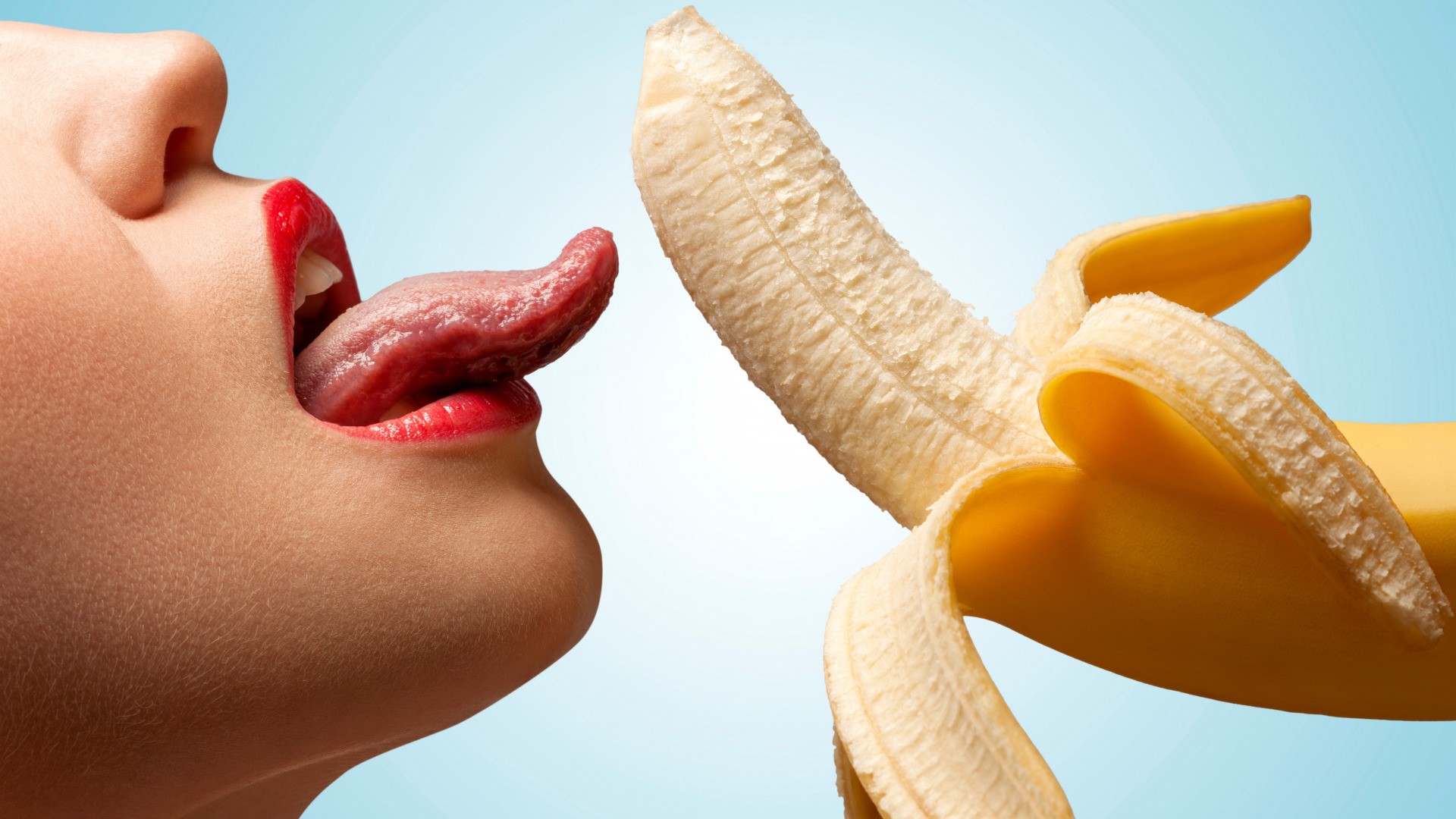 Natural beauty has intense orgasms